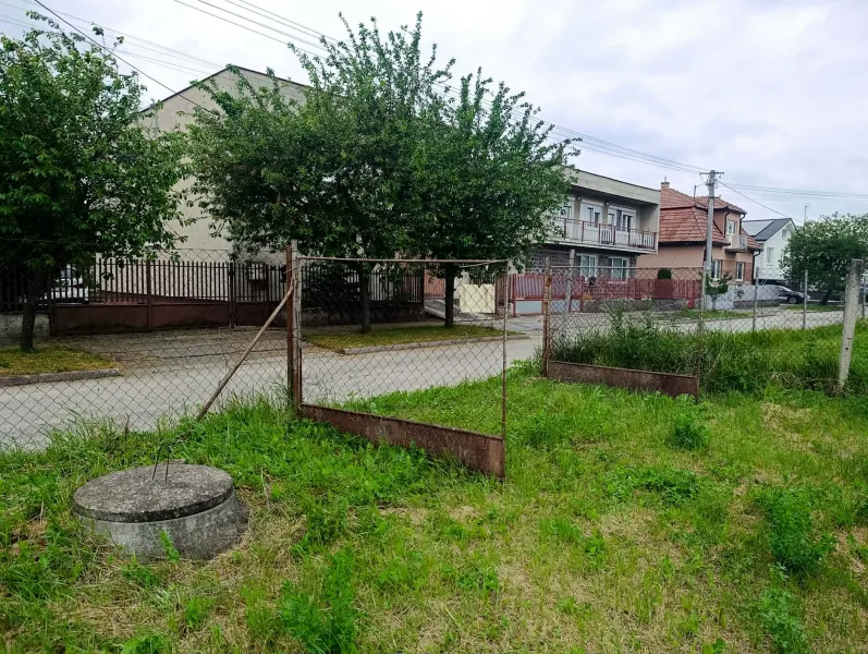 Stavebný pozemok na prestížnej adrese s úrodnou pôdou (Palárikovo, Kukučínova) - Foto 2