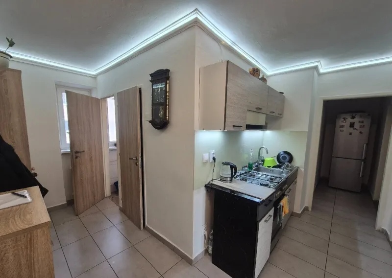 Hotová investícia s okamžitým výnosom: Kompletne zrekonštruovaný 3-izbový byt (Komárno, Sústružnícka ul.) - Foto 1