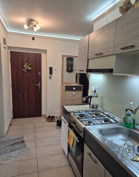 Hotová investícia s okamžitým výnosom: Kompletne zrekonštruovaný 3-izbový byt (Komárno, Sústružnícka ul.) - Foto 4