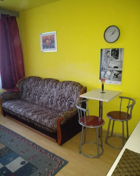 Kompaktné bývanie bez počiatočných investícií: Zariadená garzónka po rekonštrukcii jadra (Nové Zámky, Lastovičia ul.) - Foto 3