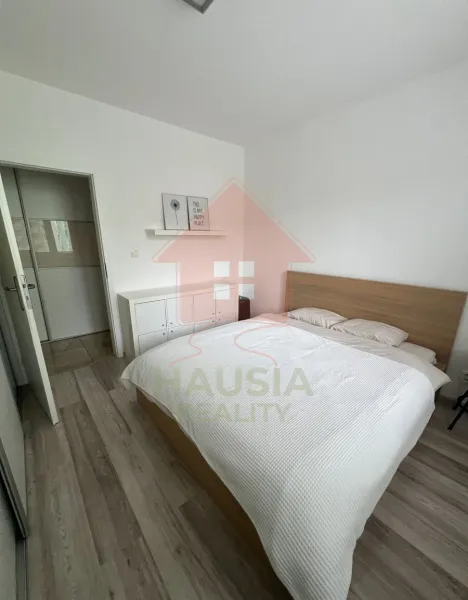 Moderné bývanie bez jediného eura navyše: Zariadený 3-izbový byt 73 m² s loggiou (Nové Zámky, Šoltésova ul. – JUH) - Foto 4