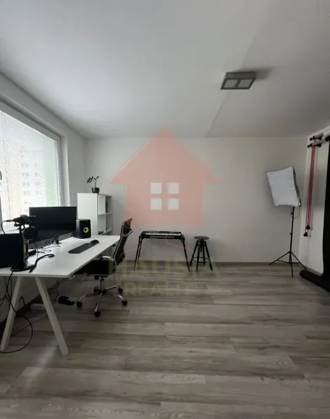 Moderné bývanie bez jediného eura navyše: Zariadený 3-izbový byt 73 m² s loggiou (Nové Zámky, Šoltésova ul. – JUH) - Foto 5