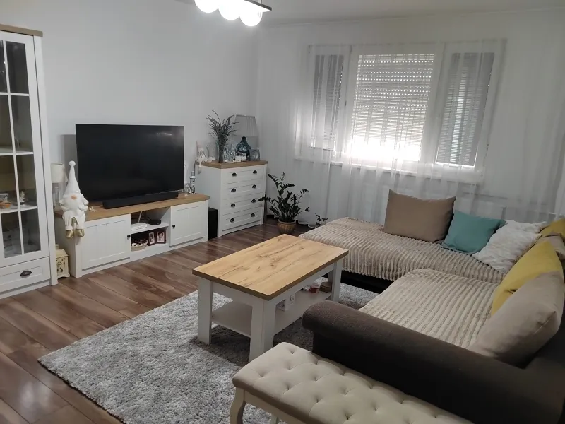 Kompletne zariadený a zrekonštruovaný 2-izbový byt s klimatizáciou v každej izbe na S.H.Vajanského - Foto 5