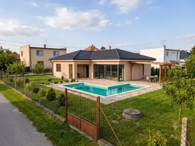 Stavebný pozemok na prestížnej adrese s úrodnou pôdou (Palárikovo, Kukučínova)